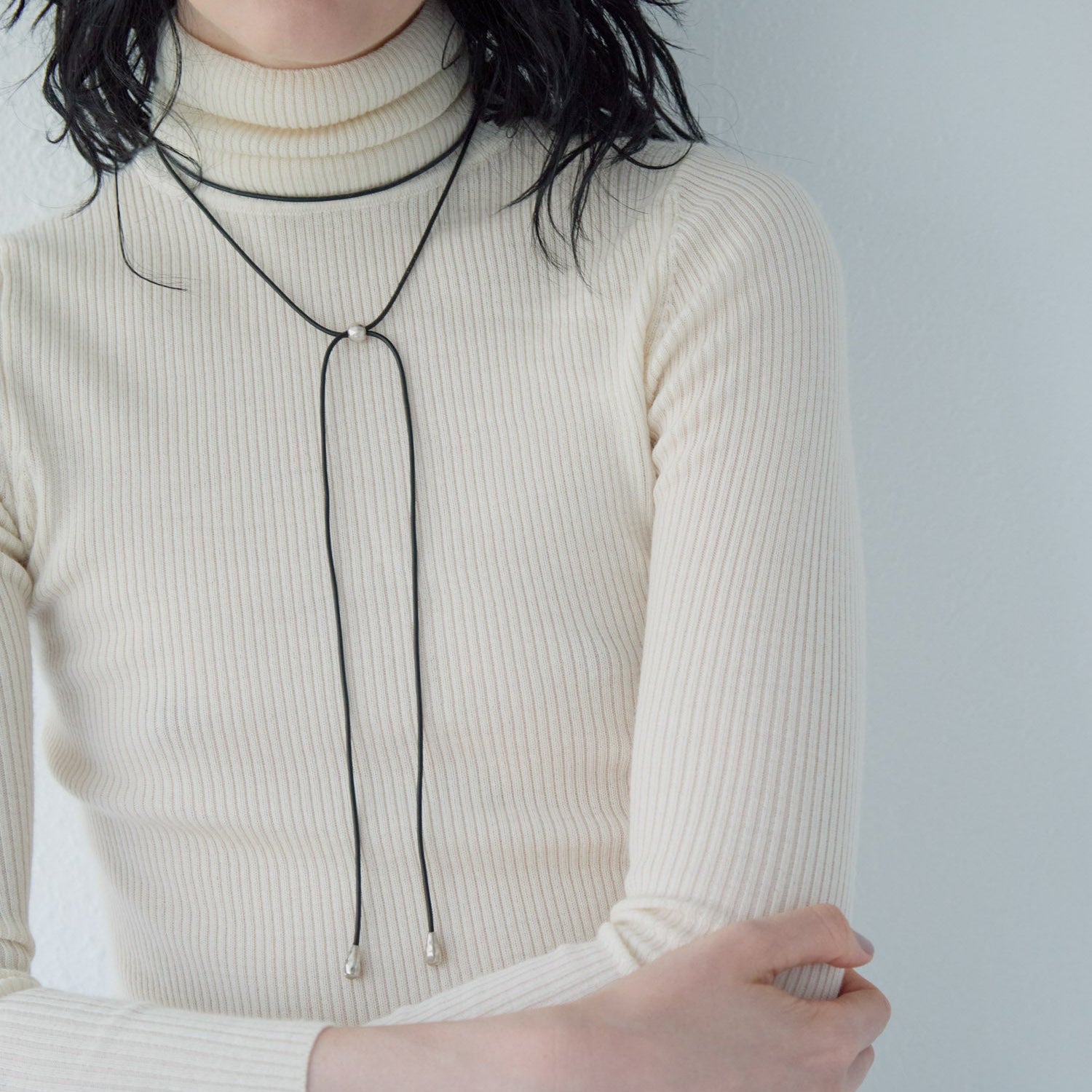 LEATHER CORD NECKLACE