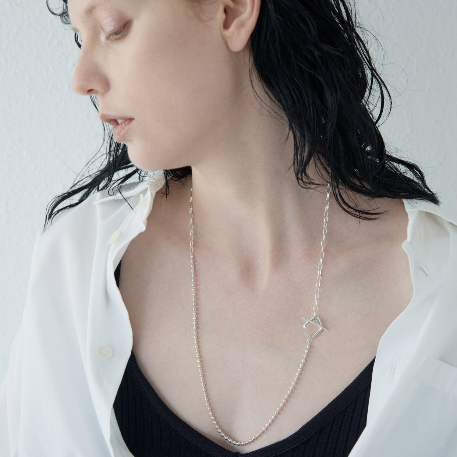 LARIE TEETH ASYMMETRY NECKLACE