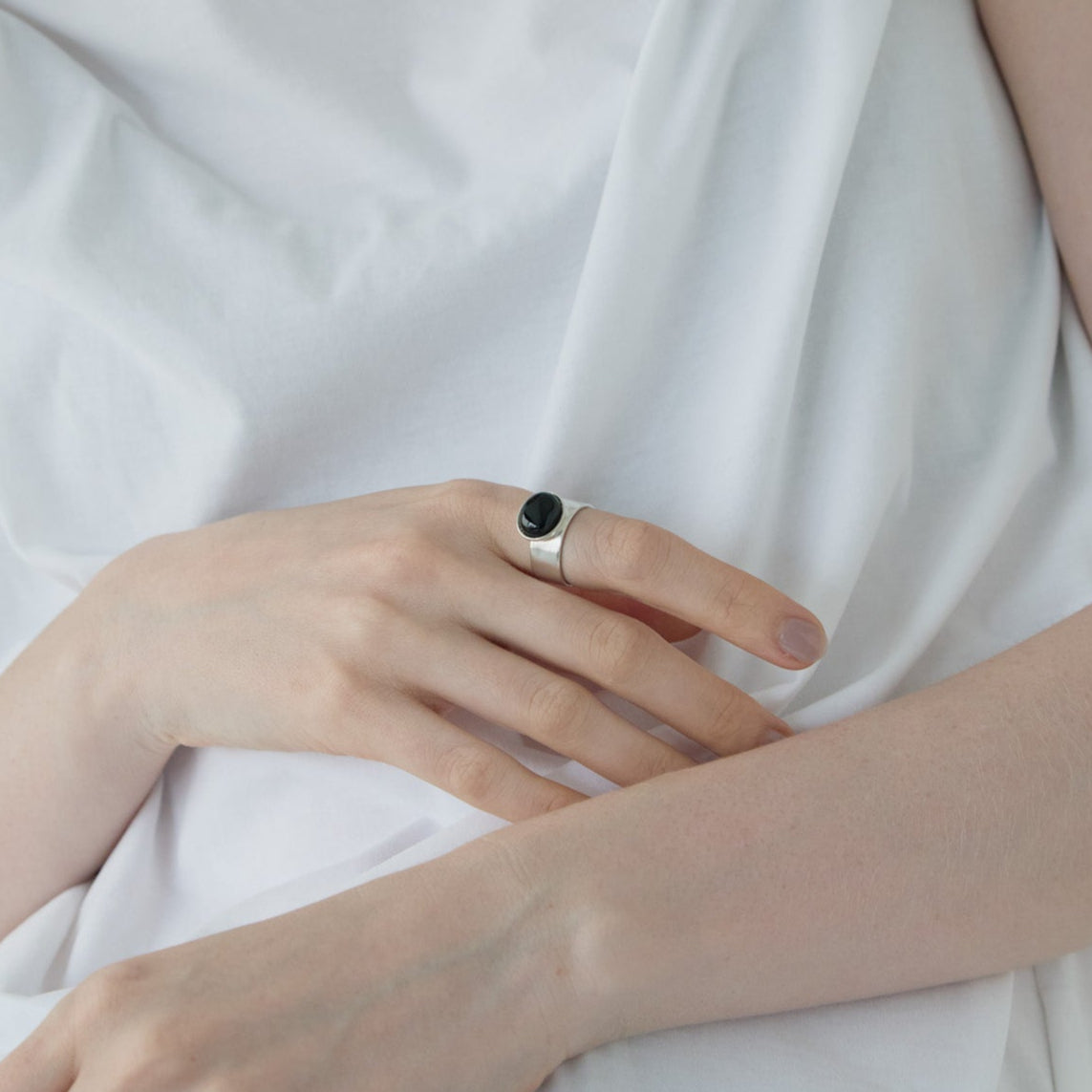ONYX STONE RING