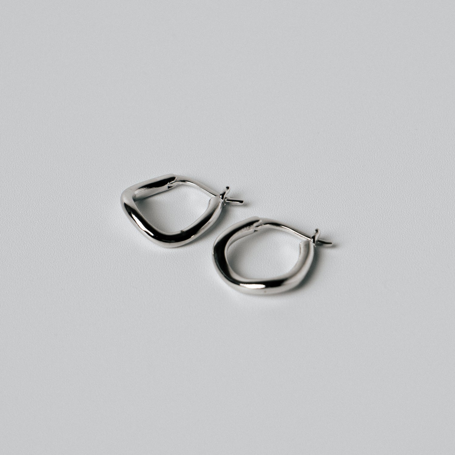 DISTORTED PIERCE / SILVER