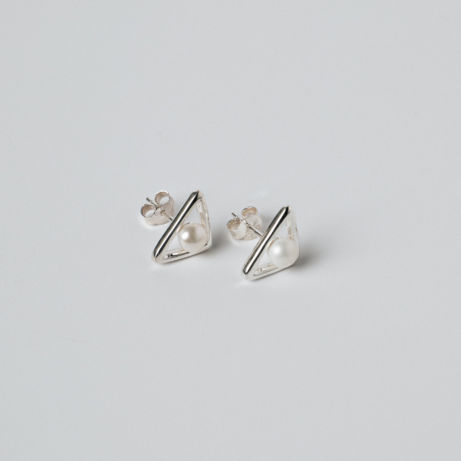 SANKAKU PEARL PIERCE
