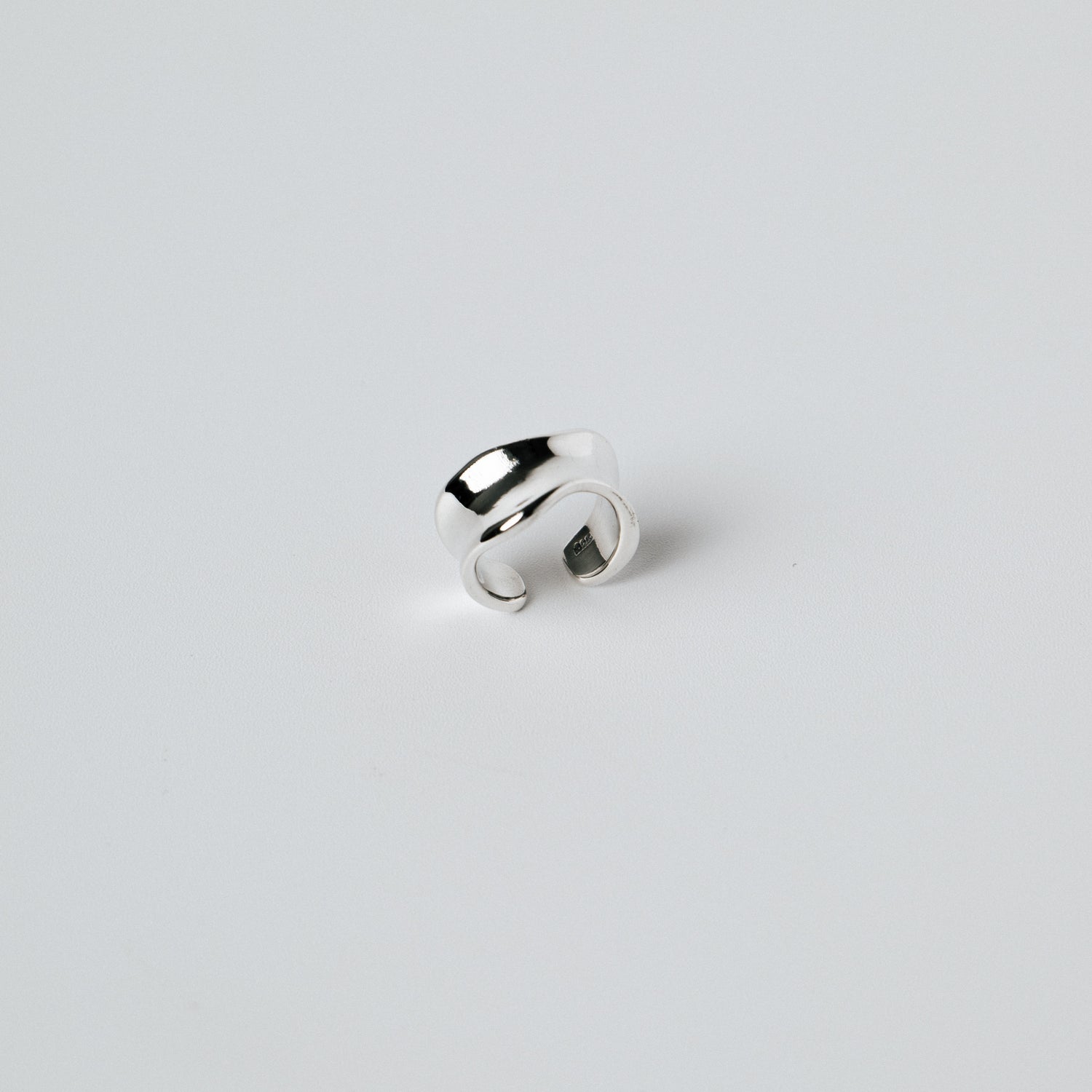 UNEVEN EAR CUFF