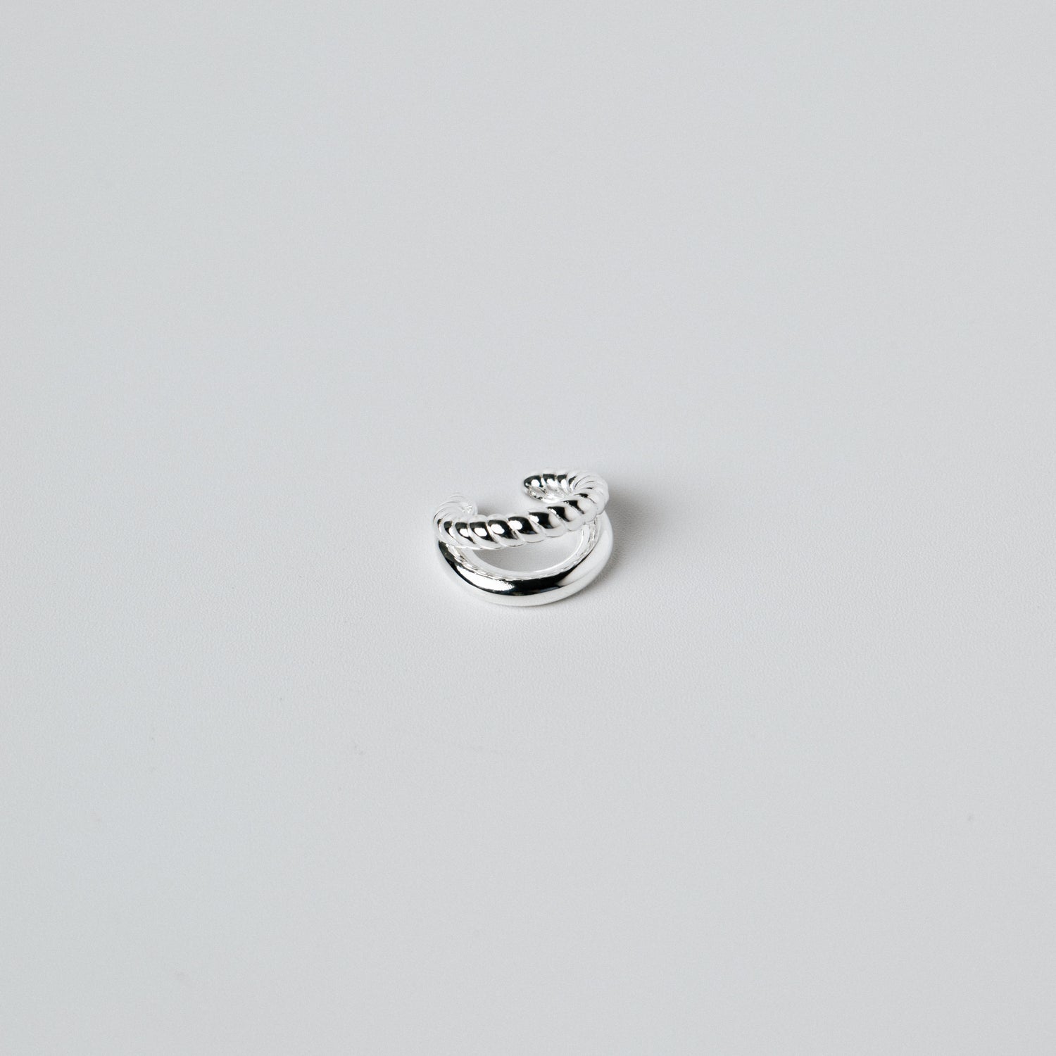 Twisted wline ear cuff