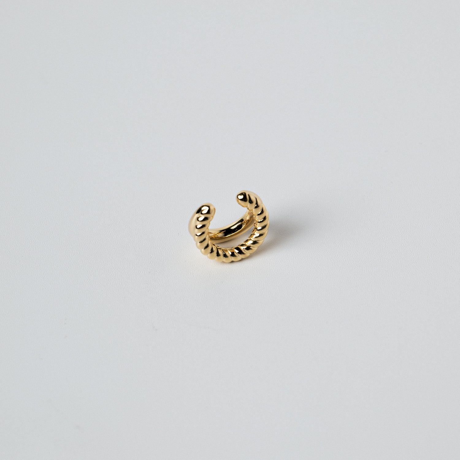 Twisted wline ear cuff