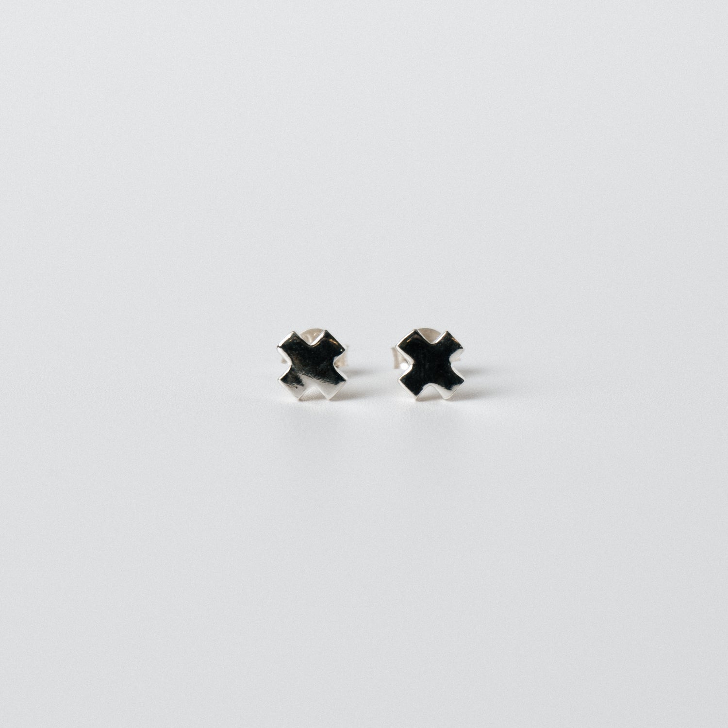 CROSS PIERCE