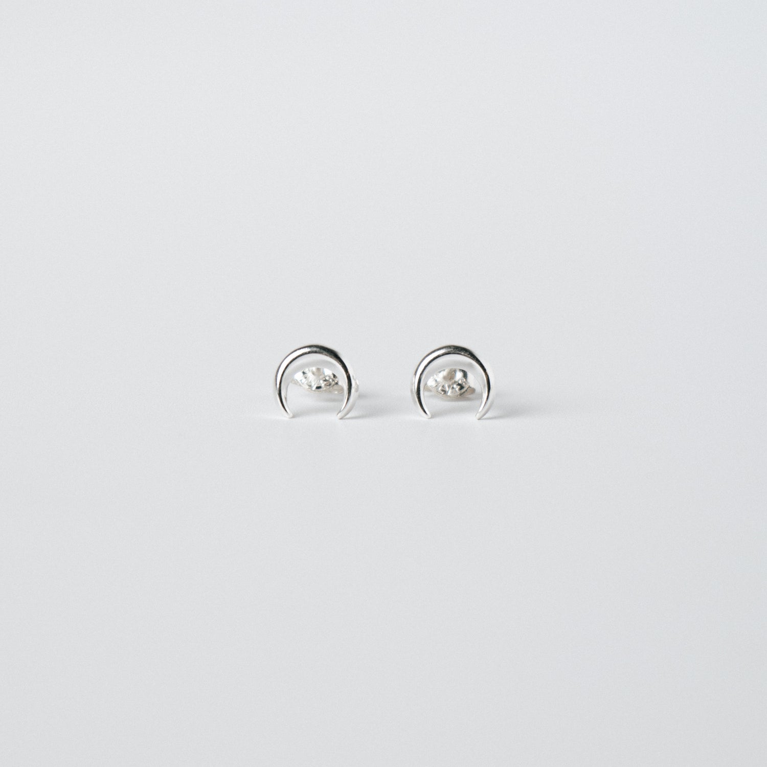CRESCENT MOON PIERCE / SILVER