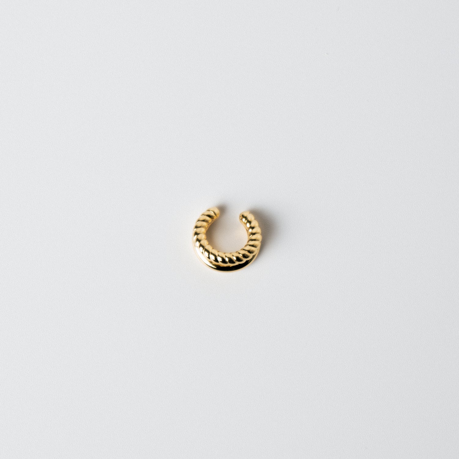 Twisted wline ear cuff