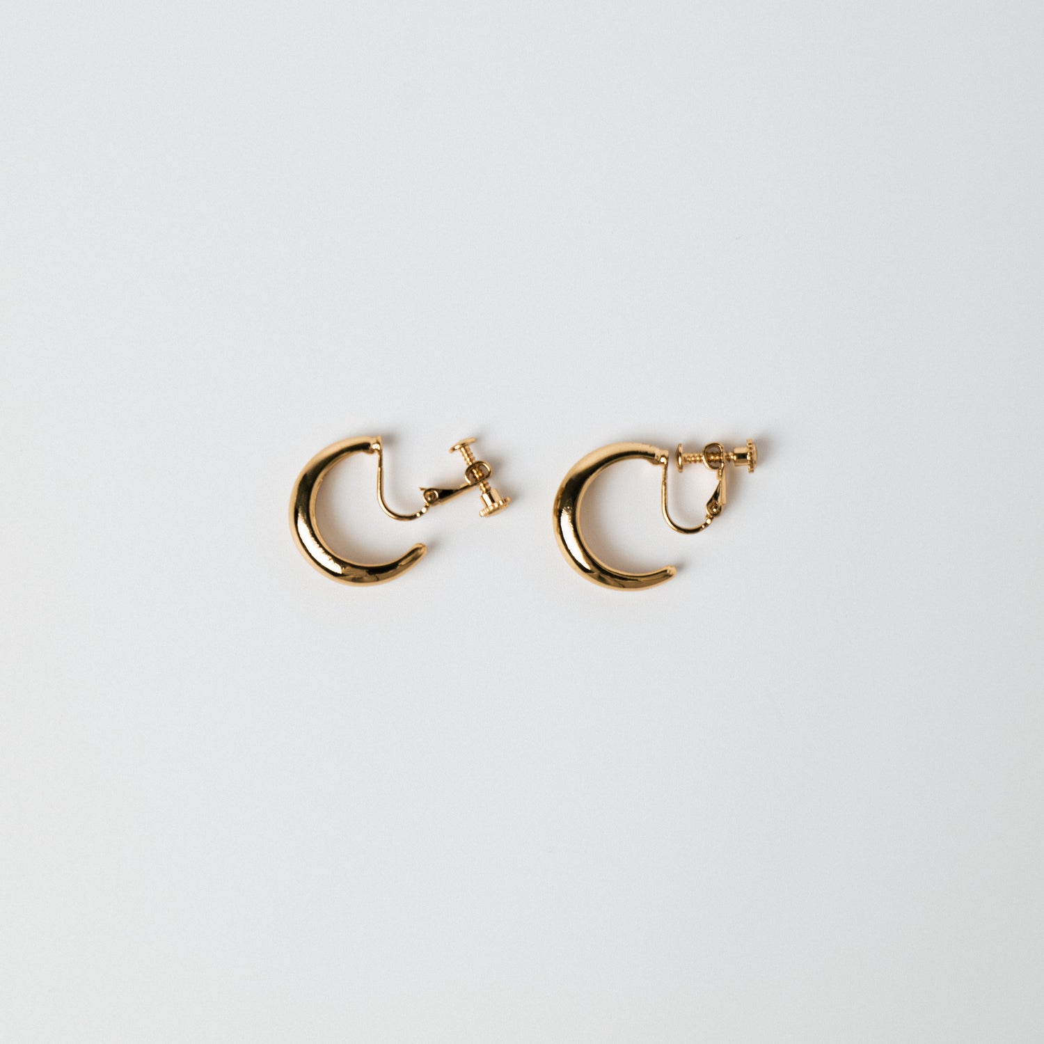 SIMPLE HOOP EARRING / GOLD