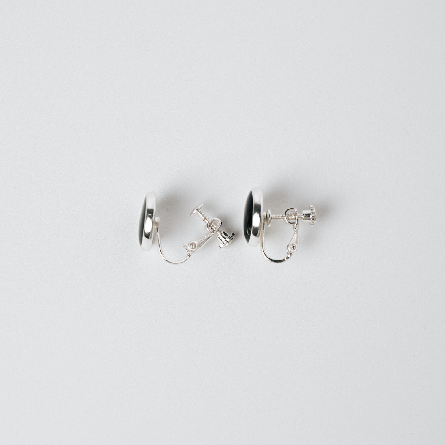 BLACK STONE EARRING