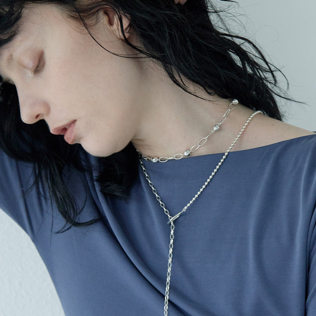 UNEVEN BALL NECKLACE