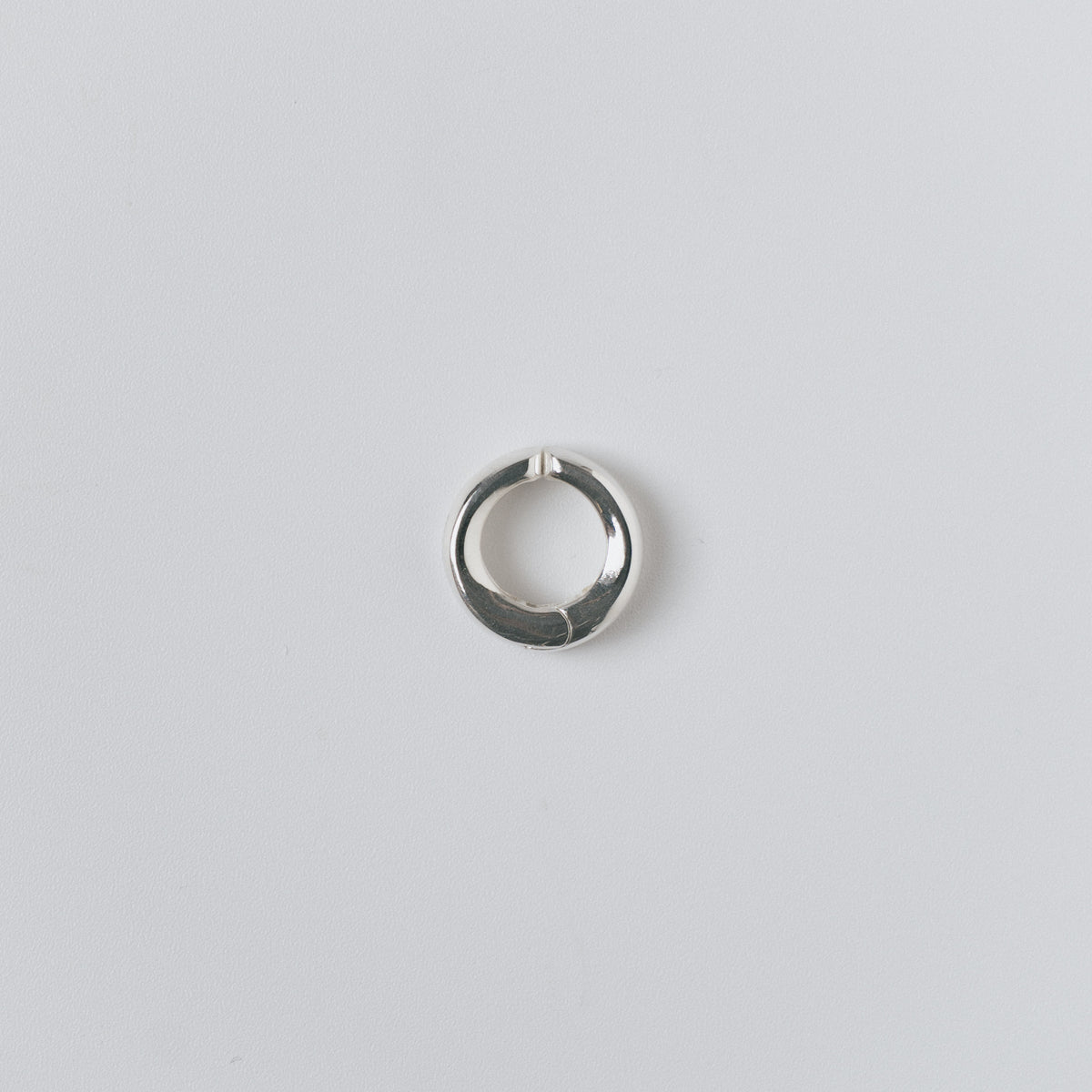 SIMPLE HOOP SILVER CUFF