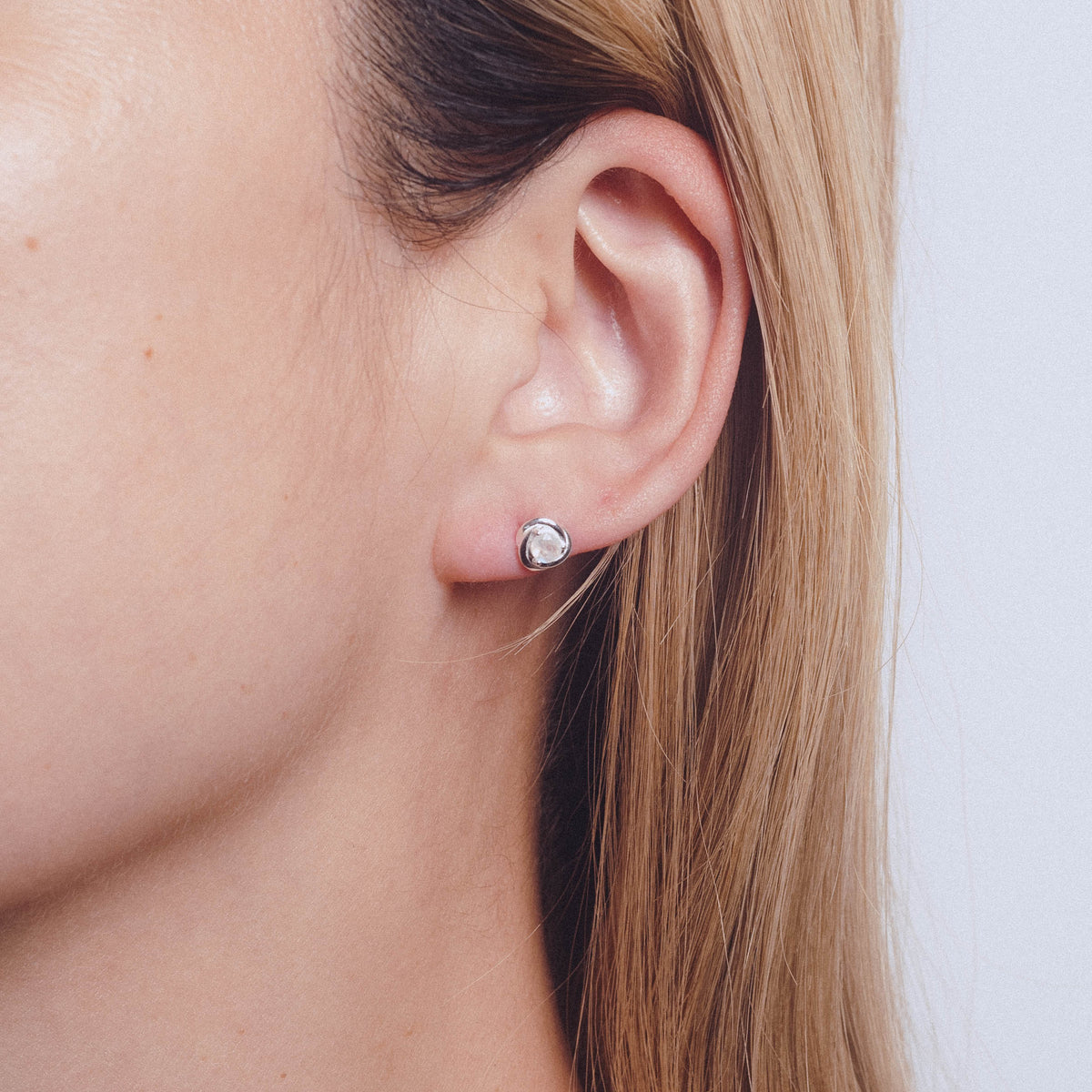 SMALL RAINBOW MOONSTONE PIERCE