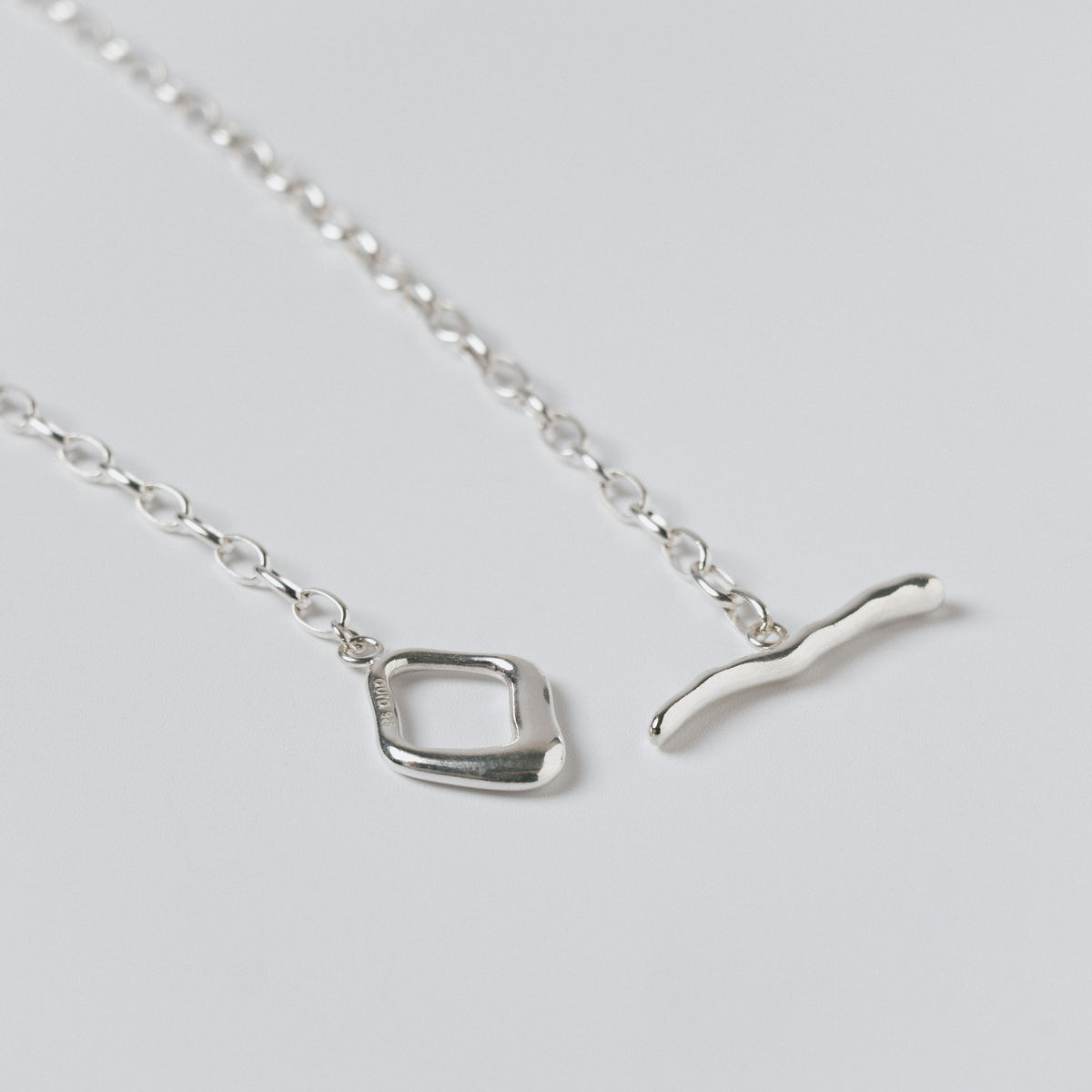 OVAL CHAIN LARIAT NECKLACE