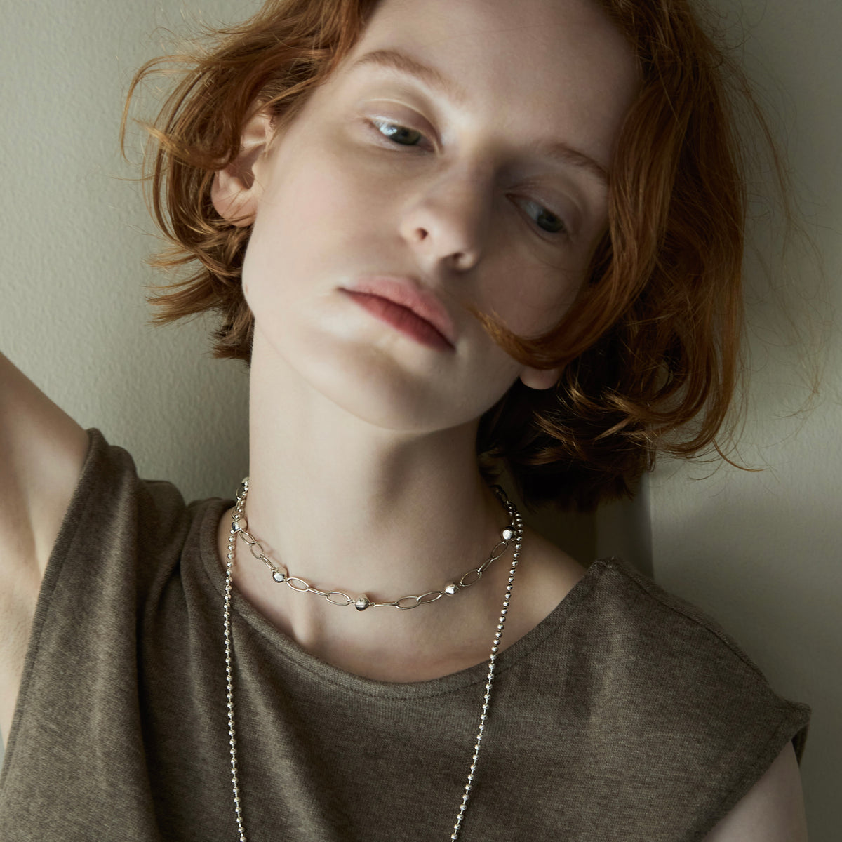 UNEVEN BALL NECKLACE