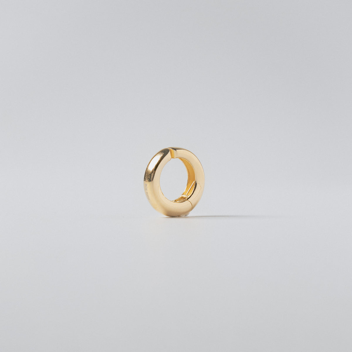 SIMPLE HOOP GOLD CUFF