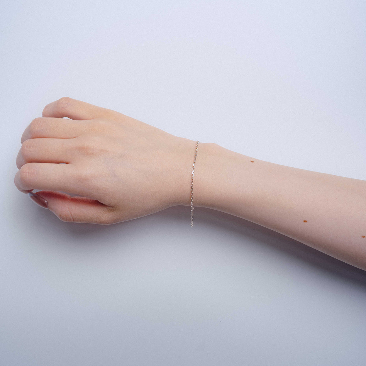 THIN CHAIN BRACELET