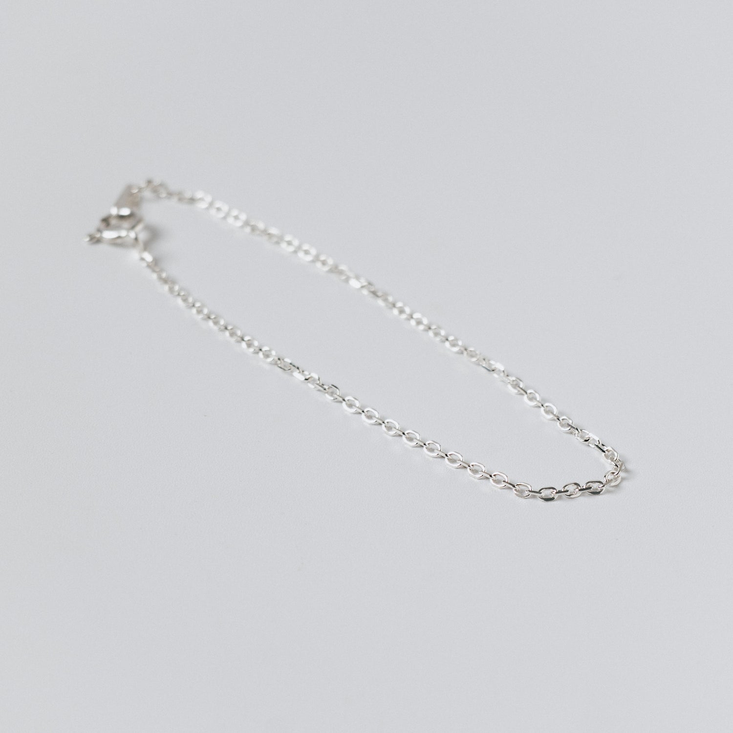 THIN CHAIN BRACELET
