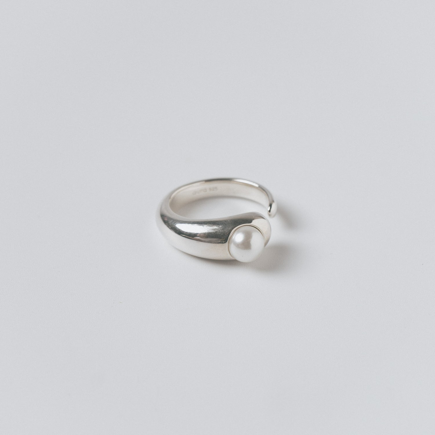 CLOUDY PEARL RING