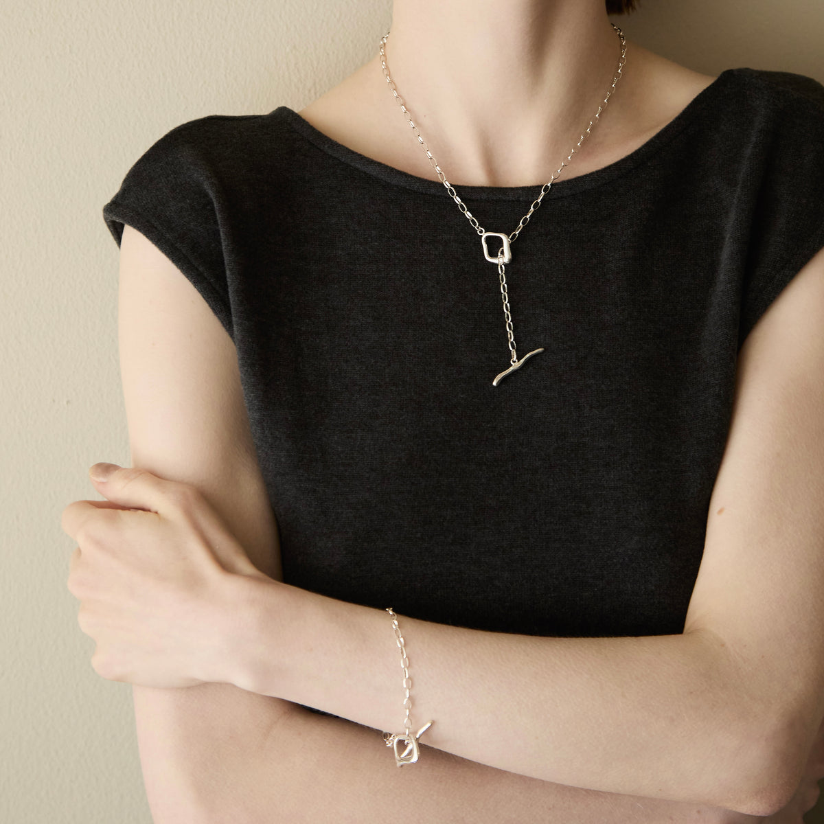 OVAL CHAIN LARIAT NECKLACE