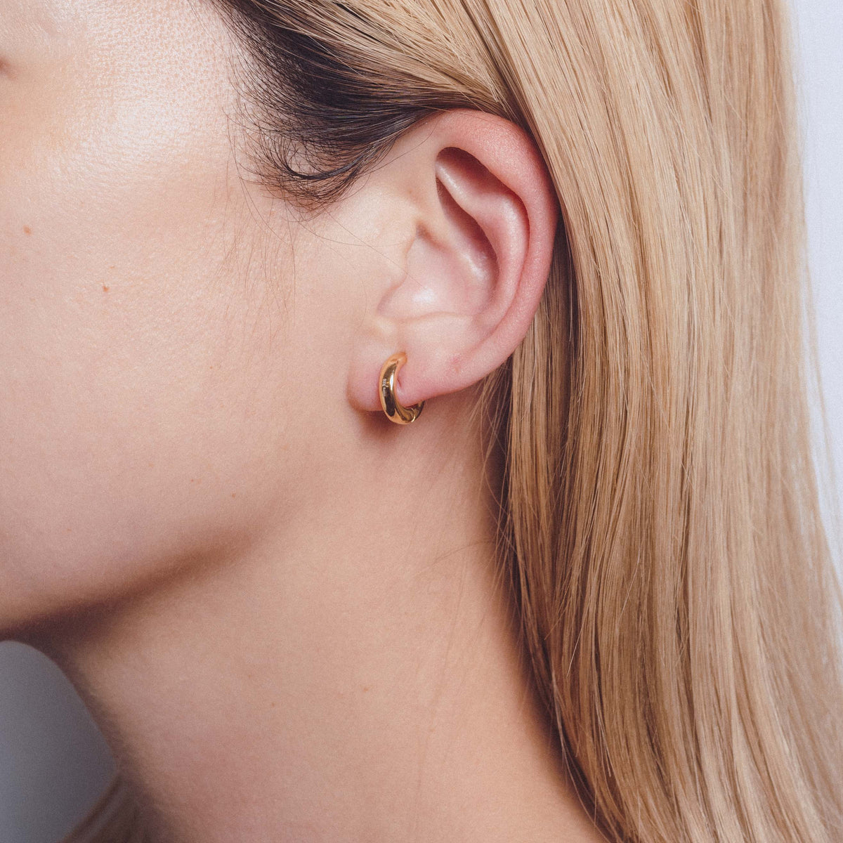 SIMPLE HOOP GOLD CUFF