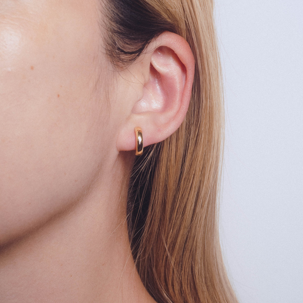 SIMPLE HOOP GOLD CUFF