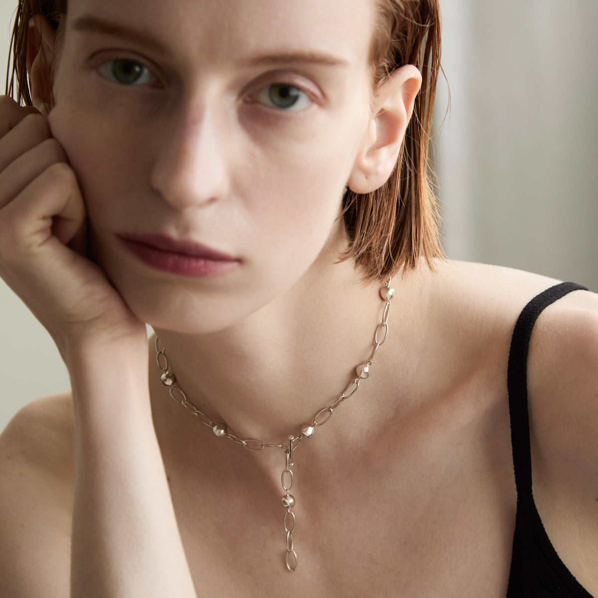 UNEVEN BALL NECKLACE