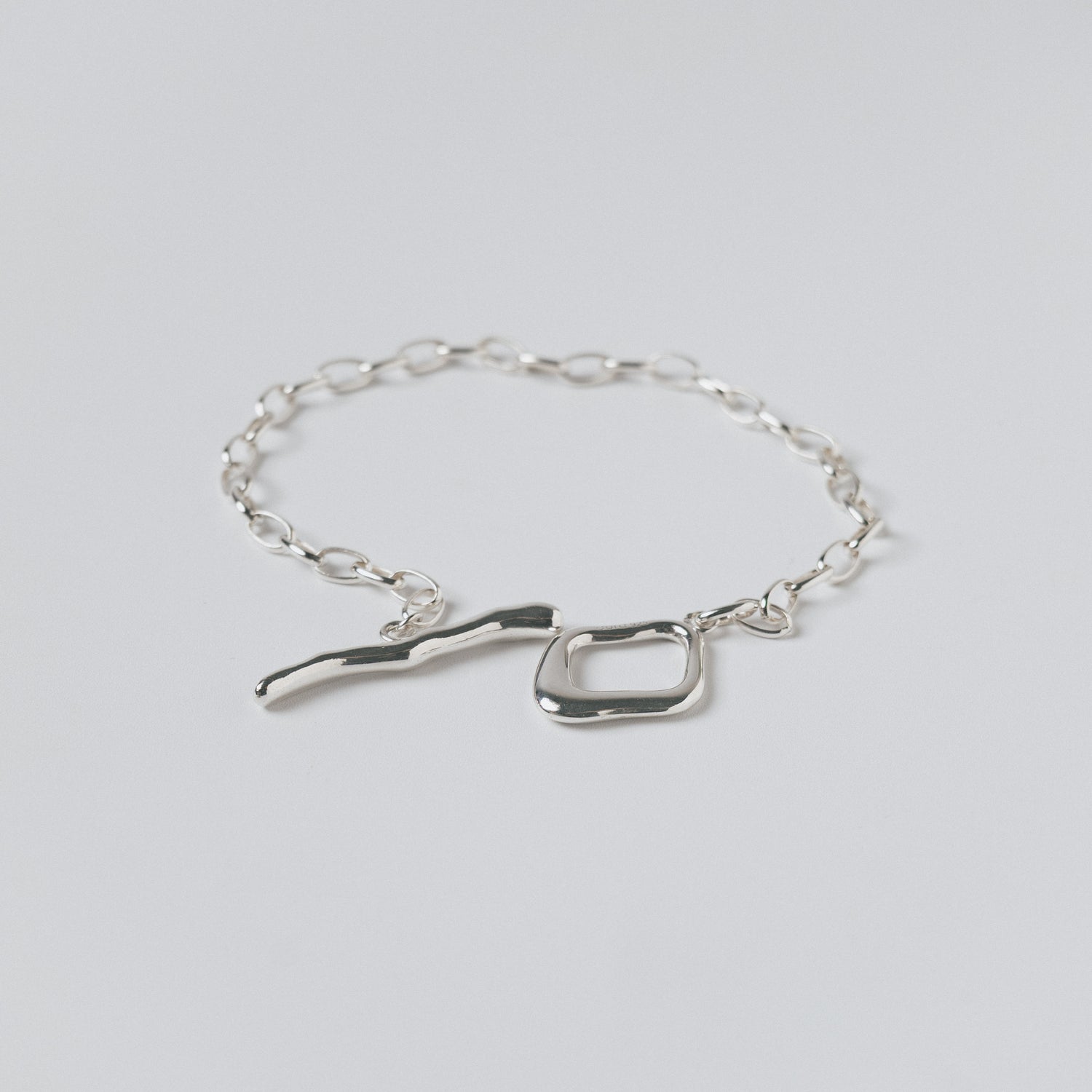 OVAL CHAIN LARIAT BRACELET
