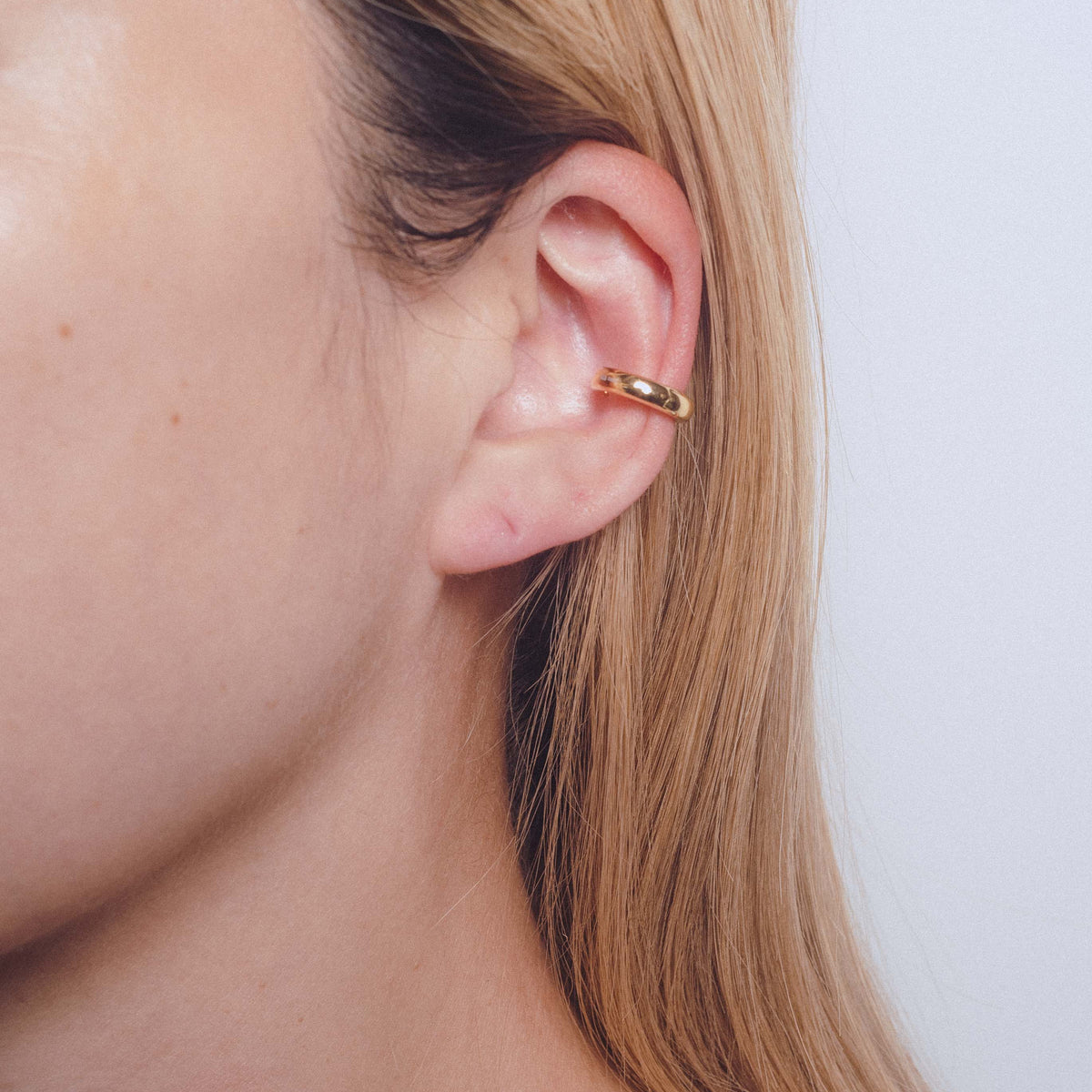 SIMPLE HOOP GOLD CUFF