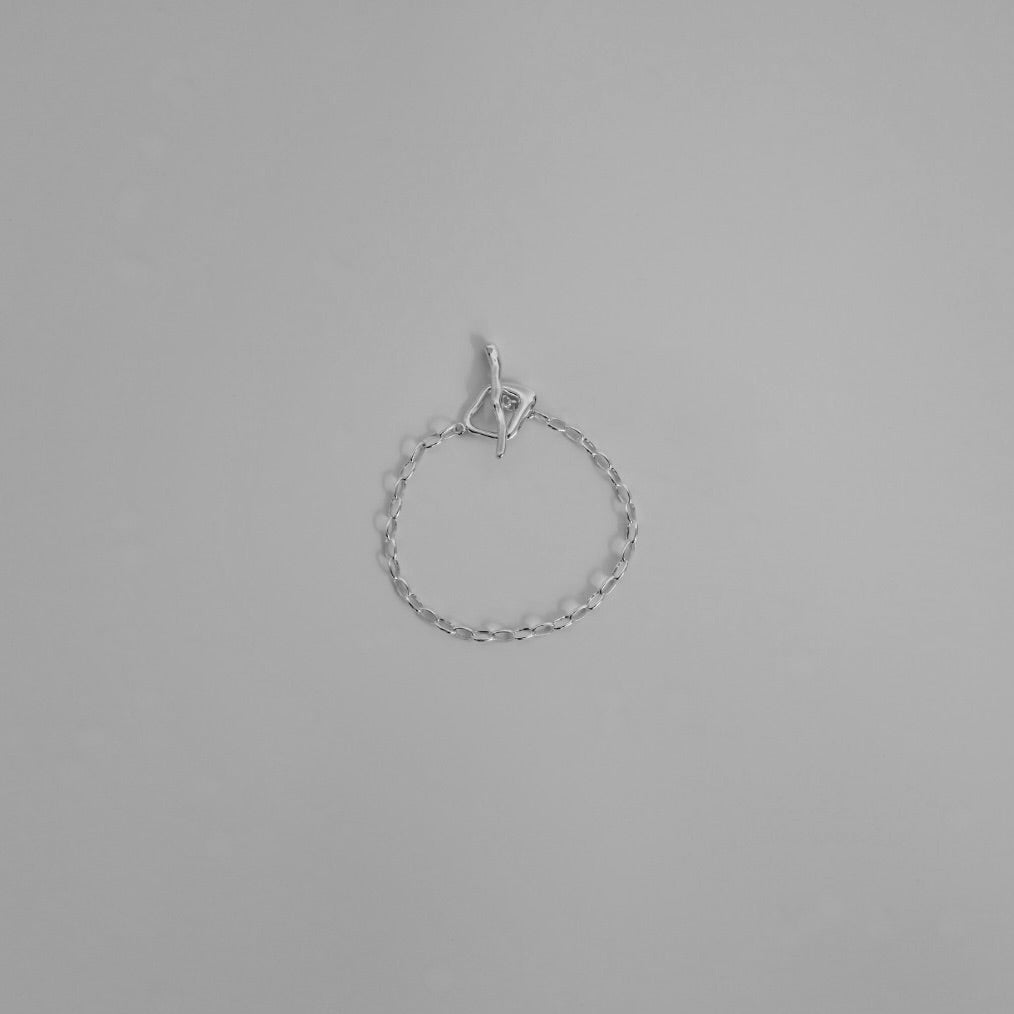 OVAL CHAIN LARIAT BRACELET