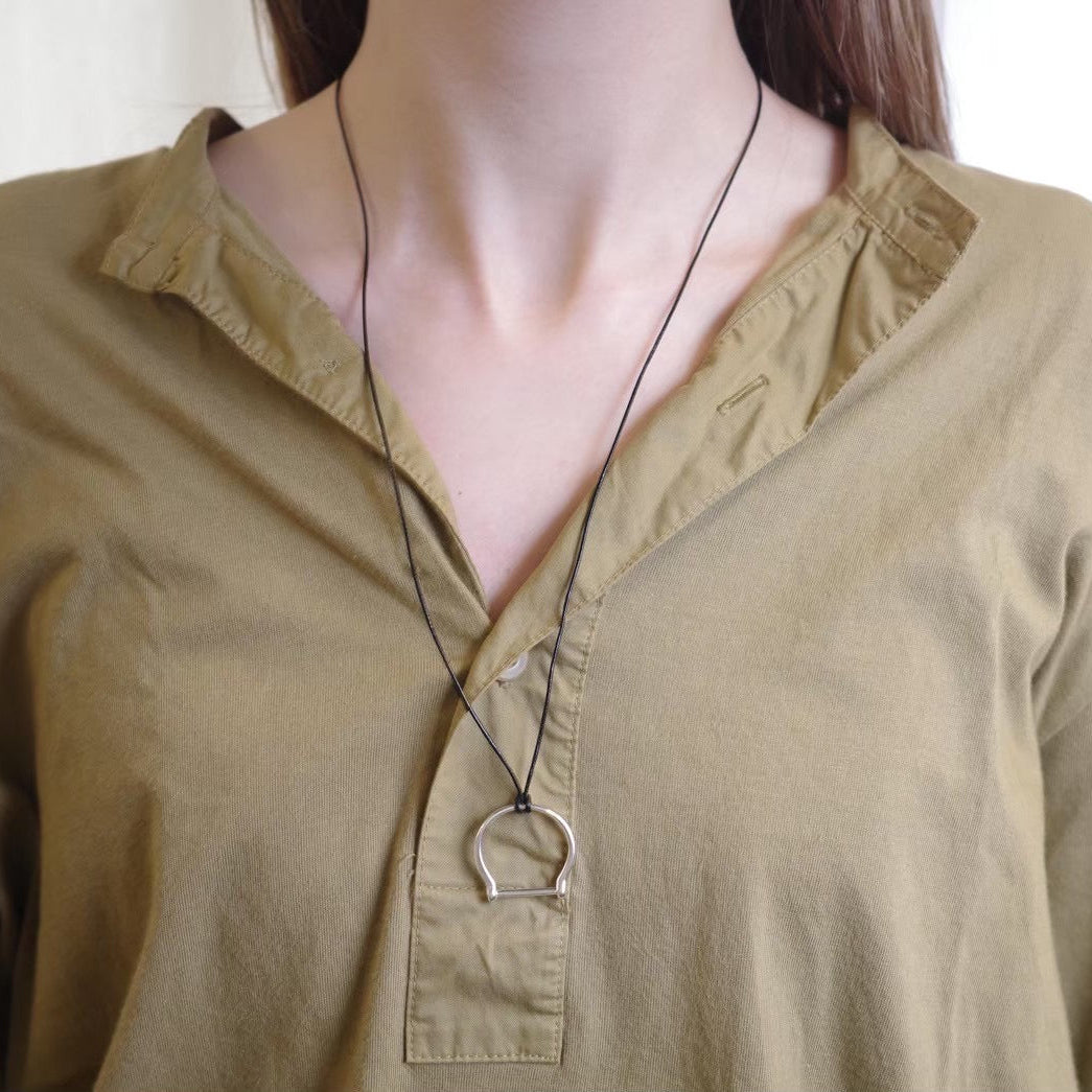 HORSE SHOE LEATHER CORD NECKLACE