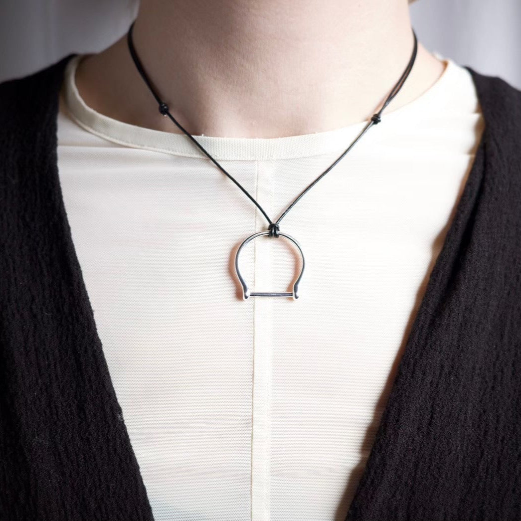 HORSE SHOE LEATHER CORD NECKLACE