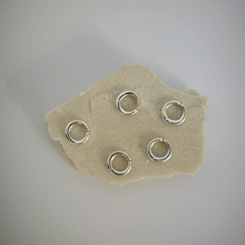 SIMPLE HOOP SILVER CUFF
