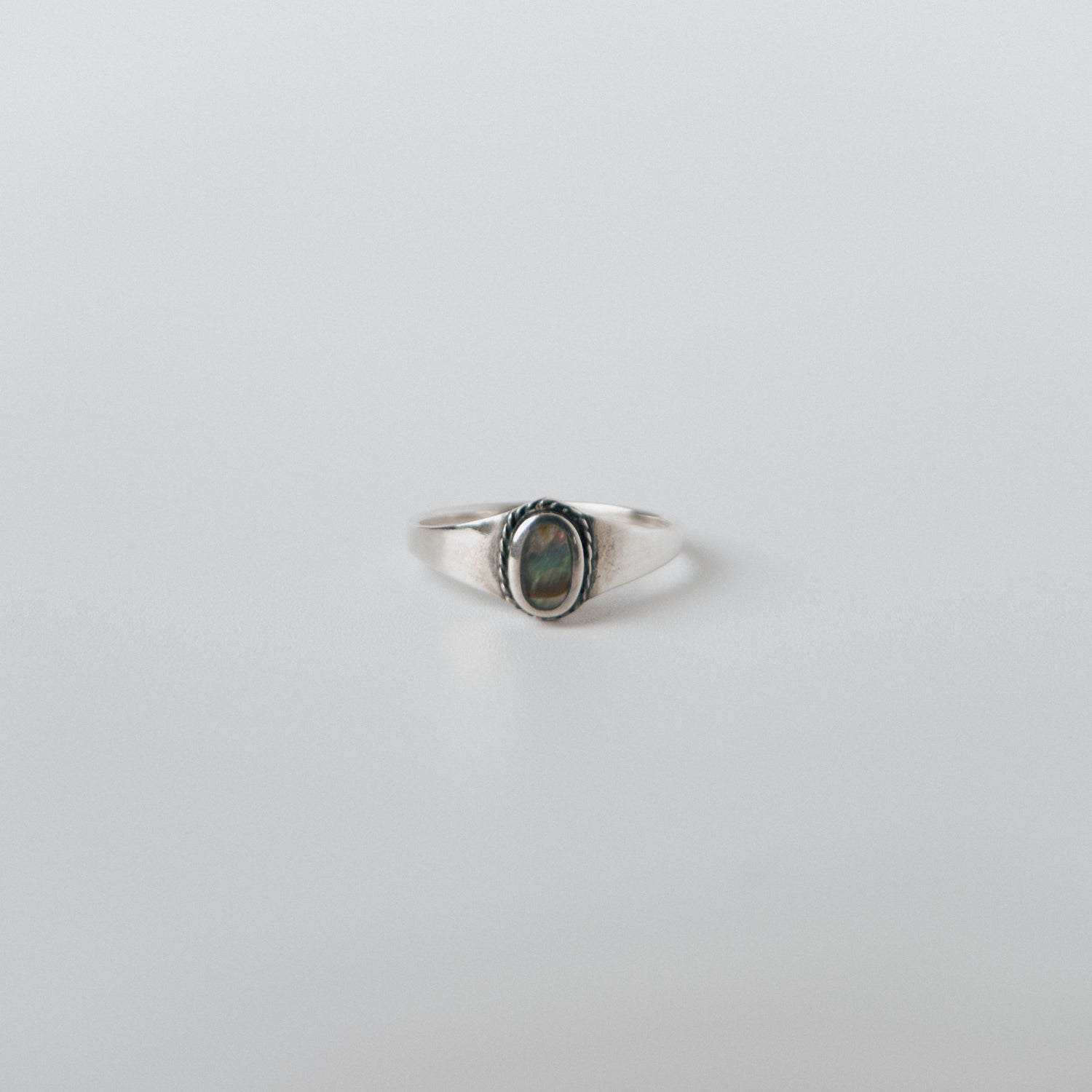 SMALL GREEN SHELL RING