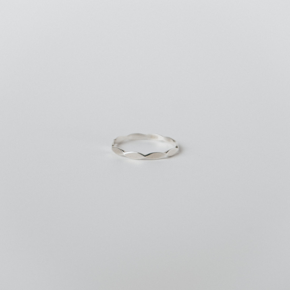 CUTOUT THIN RING