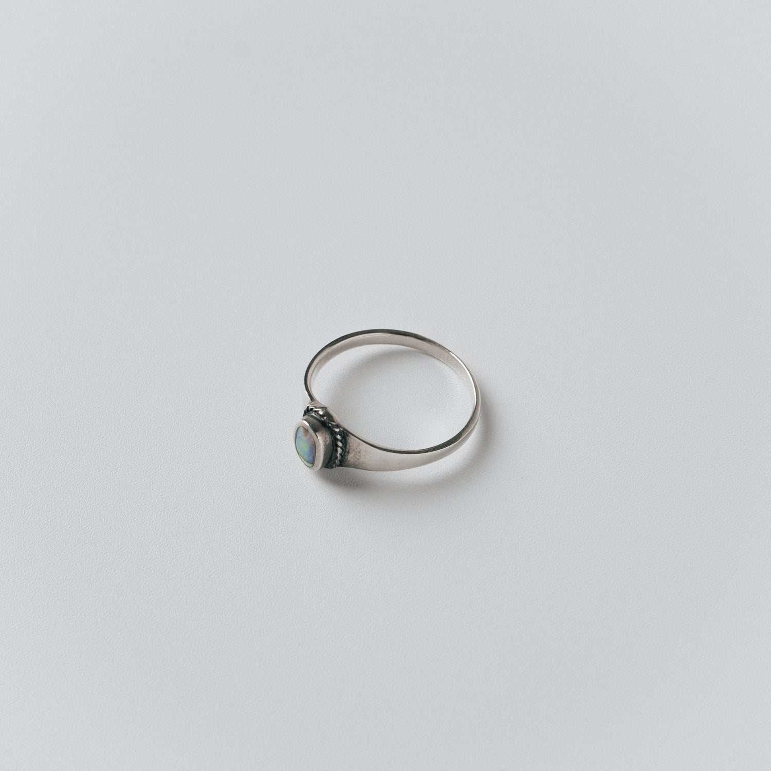 SMALL GREEN SHELL RING