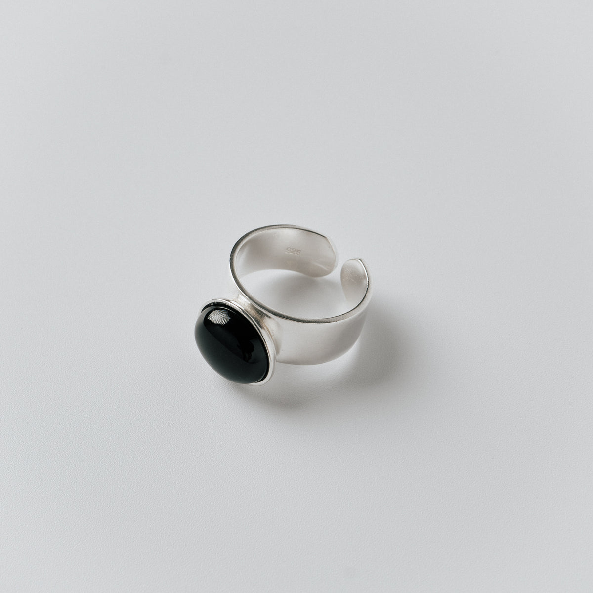 ONYX STONE RING