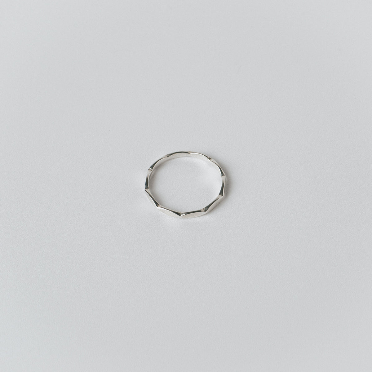 CUTOUT THIN RING