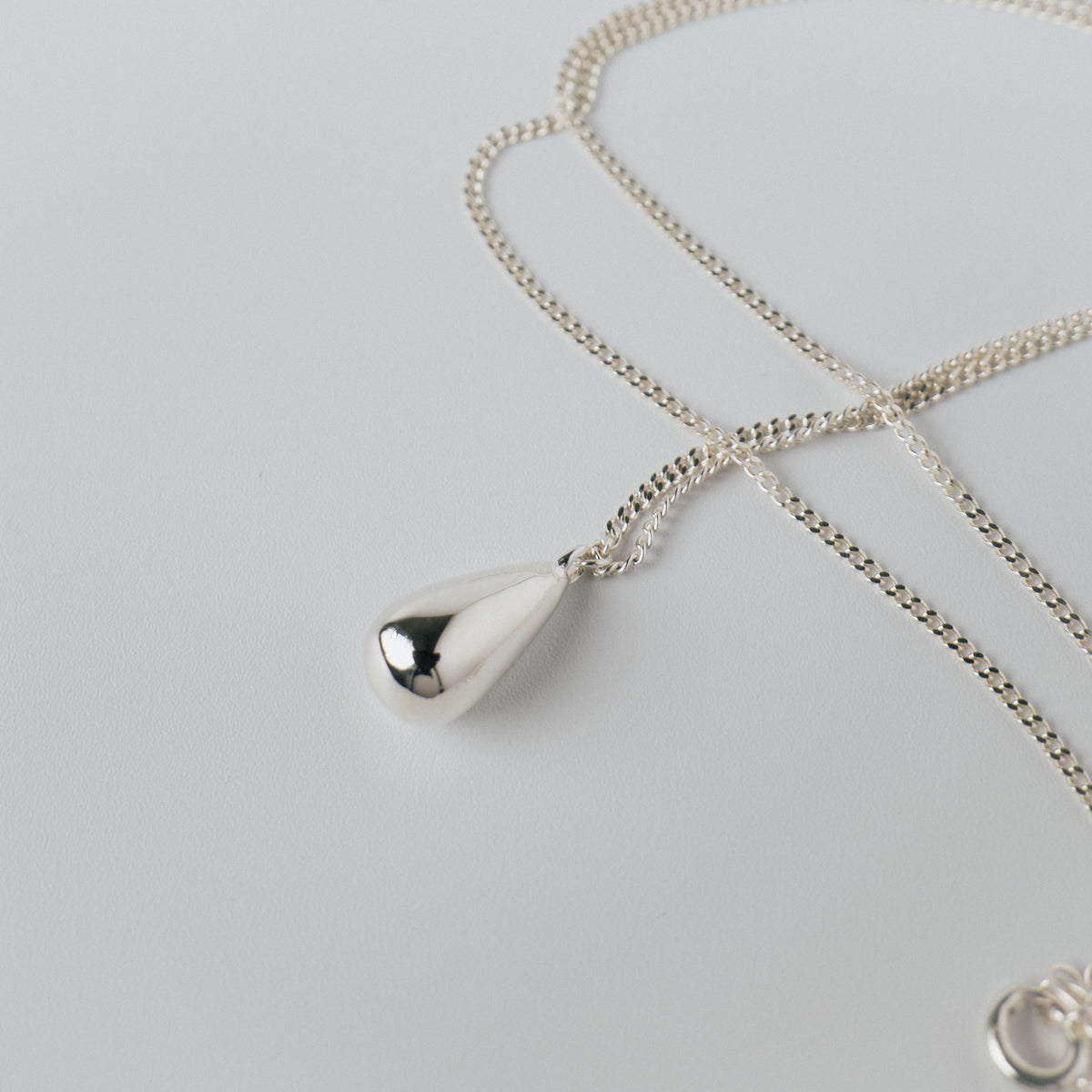 DROP NECKLACE