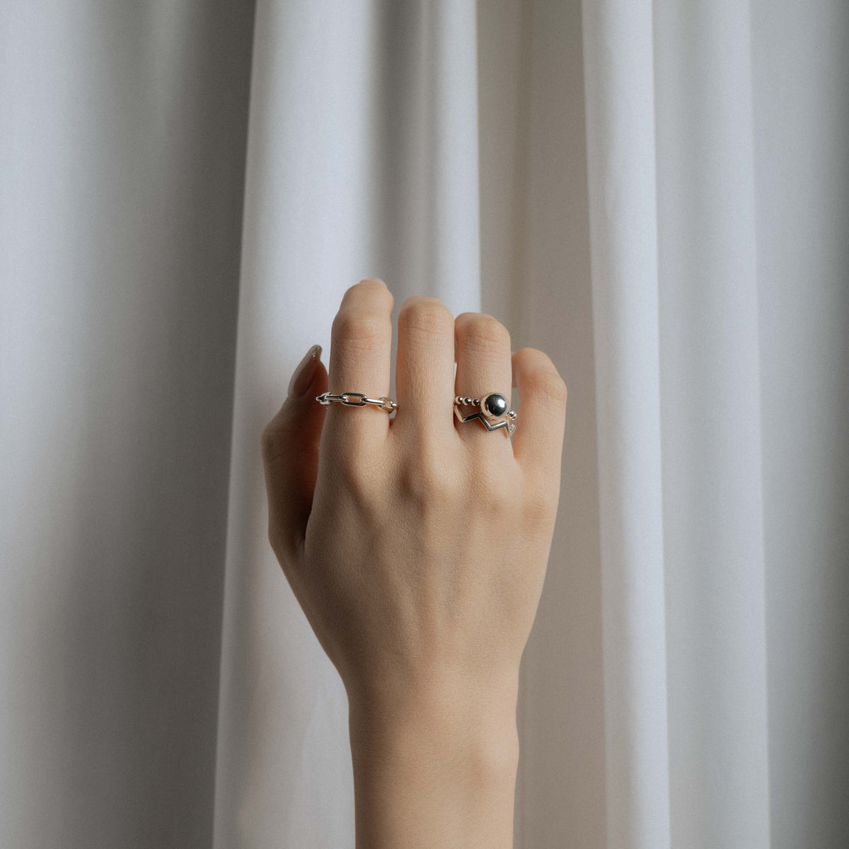 CHAIN ​​MOTIF RING