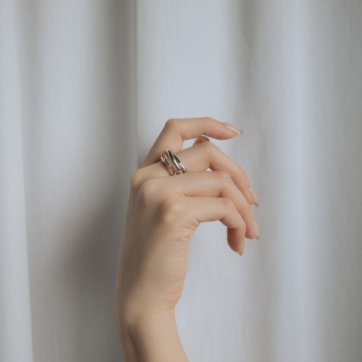 CHAIN ​​MOTIF RING