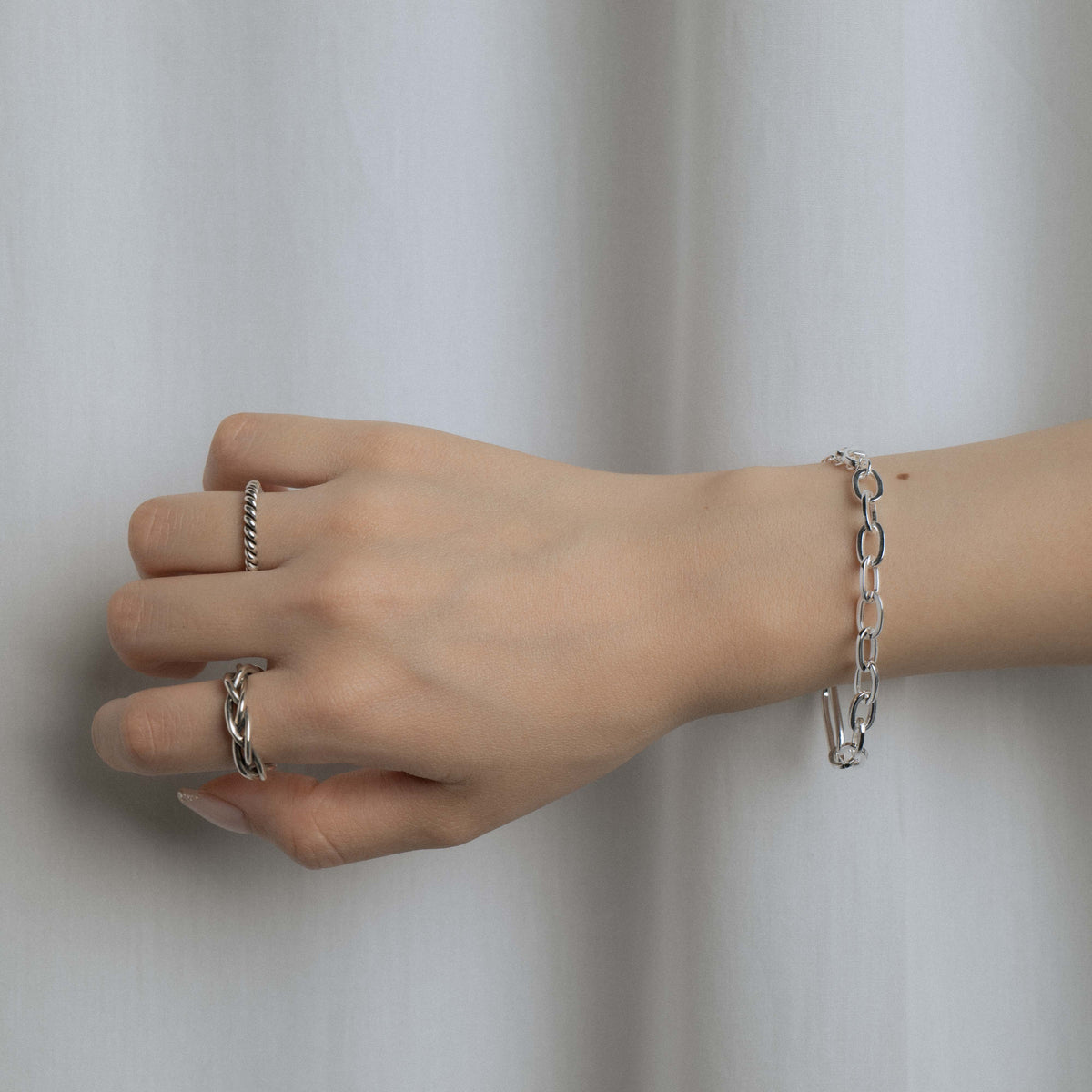 ASYMMETRY CHAIN ​​BRACELET