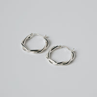 TWIST HOOP PIERCE