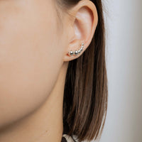 BALL LINE EAR CUFF / SILVER