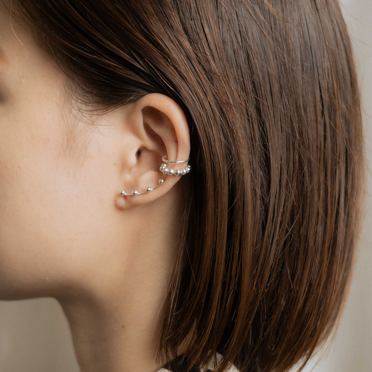 SMALL BALL LINE EAR CUFF / SILVER