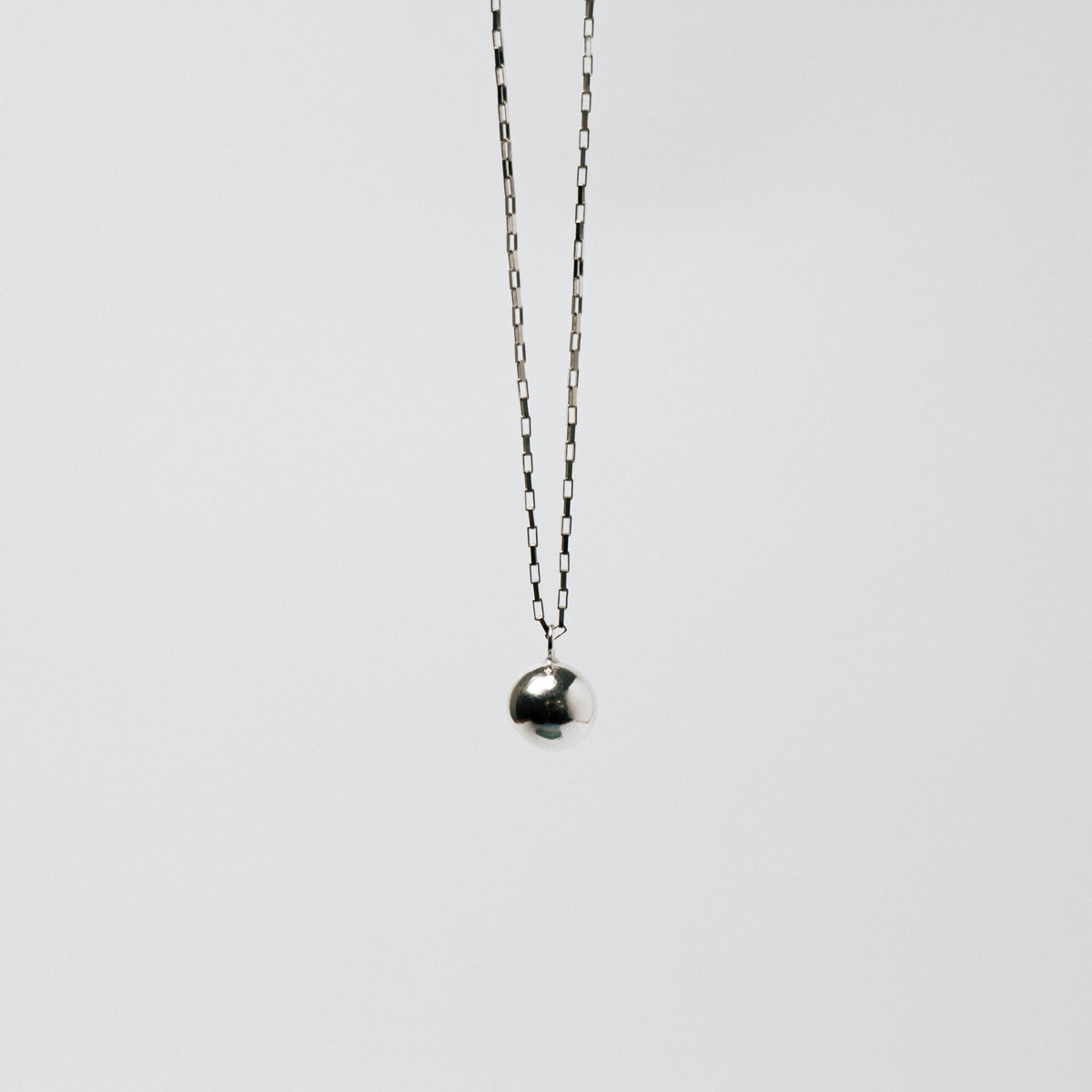 BALL LONG NECKLACE