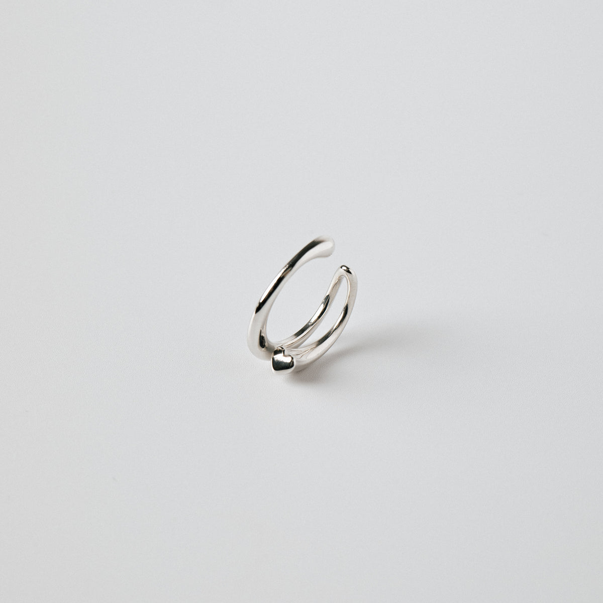 Cut out ring cuff