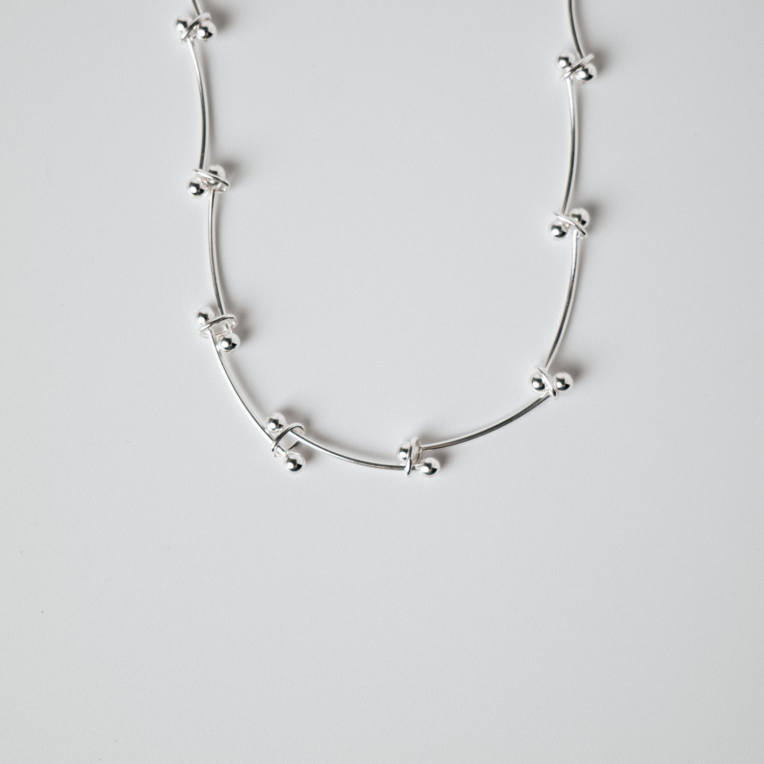 WAVE DOT NECKLACE