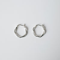 TWIST HOOP PIERCE