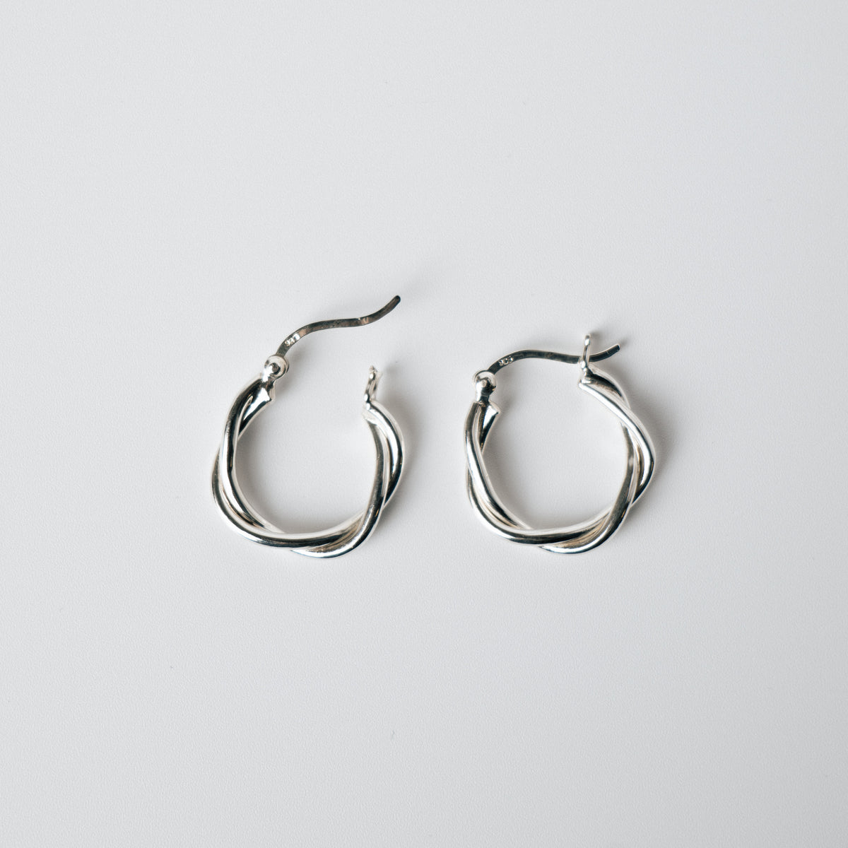 TWIST HOOP PIERCE