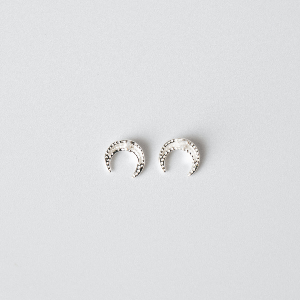 CRESCENT MOON PIERCE / SILVER